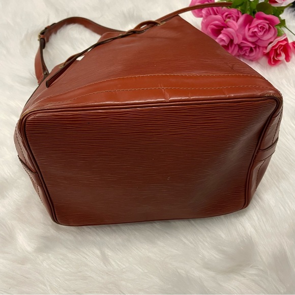 Vintage Louis Vuitton Epi Noe - Picture 4 of 11